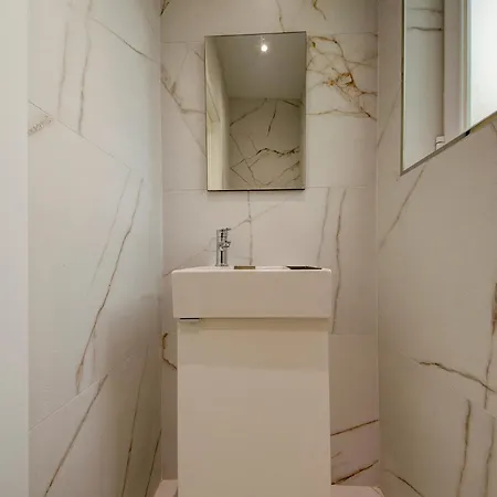 Modern With Spacious Terrace In By 360 Estates *