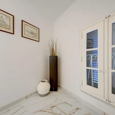 Modern With Spacious Terrace In By 360 Estates * Attard