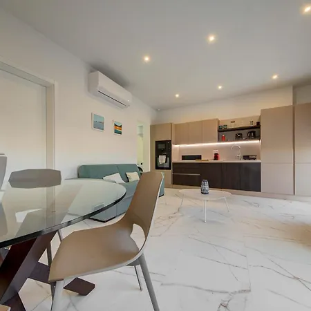 Modern With Spacious Terrace In By 360 Estates Appartement Attard