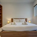 Апартаменты Modern With Spacious Terrace In By 360 Estates