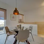 Апартаменты Modern With Spacious Terrace In By 360 Estates *