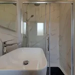 Апартаменты Modern With Spacious Terrace In By 360 Estates