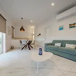 Апартаменты Modern With Spacious Terrace In By 360 Estates Аттард