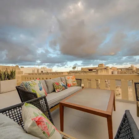 Modern With Spacious Terrace In By 360 Estates Apartment *