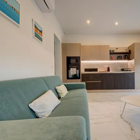 Modern With Spacious Terrace In By 360 Estates Apartment *
