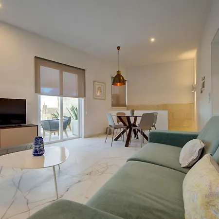 Daire Modern With Spacious Terrace In By 360 Estates