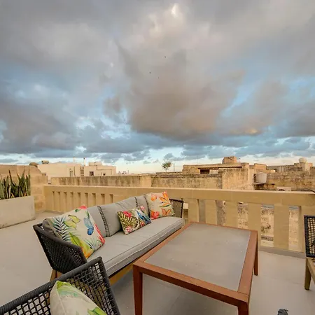 Modern With Spacious Terrace In By 360 Estates Apartment