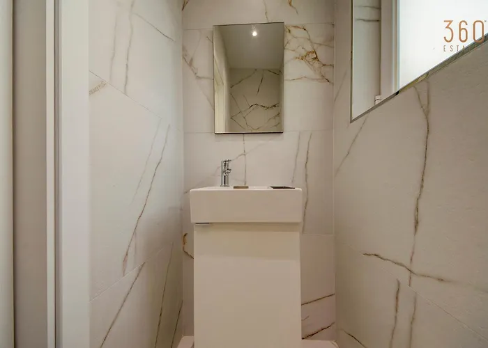 Modern With Spacious Terrace In By 360 Estates *