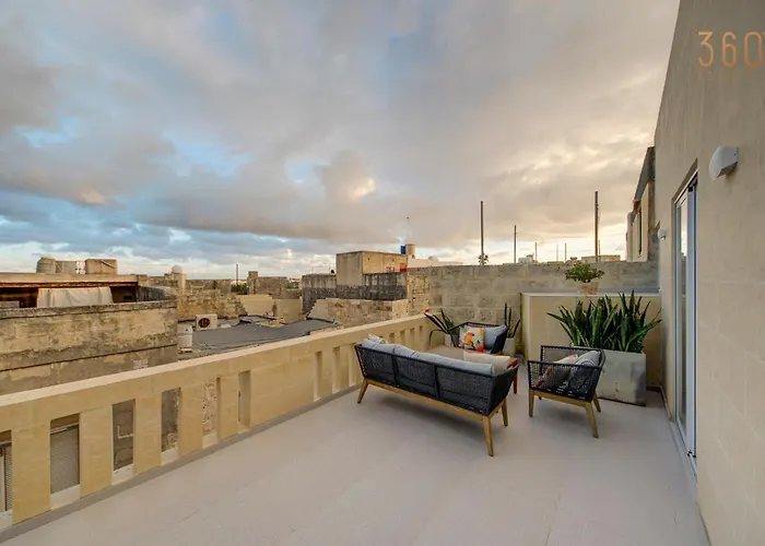 Modern With Spacious Terrace In By 360 Estates *