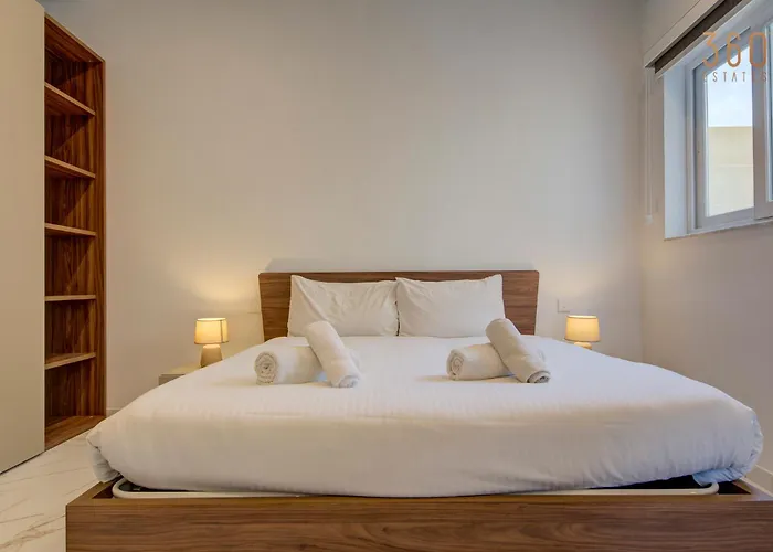 Modern With Spacious Terrace In By 360 Estates *