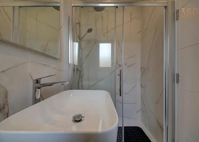 Appartement Modern With Spacious Terrace In By 360 Estates