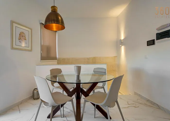 Modern With Spacious Terrace In By 360 Estates Appartement Attard